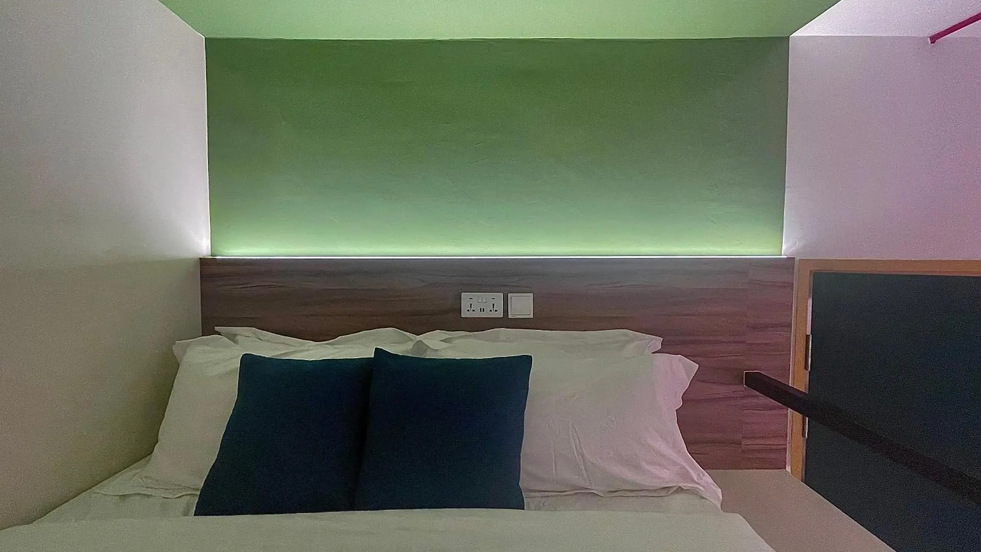 Faloe Hostel Κότα Κιναμπαλού 0*,